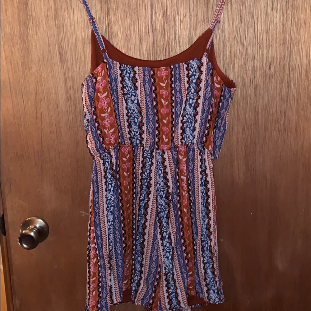 Patterned Romper - Picture 4 of 4